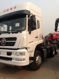 中国重汽D7B牵引车