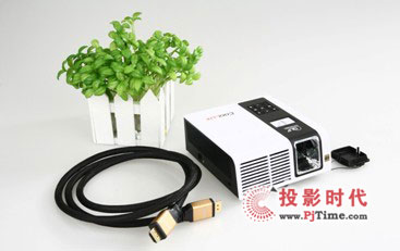 LED微型投影机最热门PK 酷乐视X1+对决丽讯Q2
