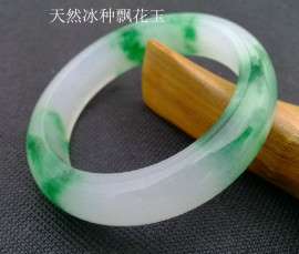 地摊玉器热卖 抵债玉10元模式玉手镯玉石摆件