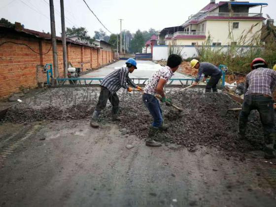 路易伟业起拱加长混凝土路面摊铺整平机 水泥摊平机 混泥土地面平板振捣梁