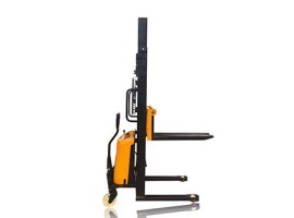 唯成厂家直销1t*1.6m半电动叉车 12v电动堆高装卸车