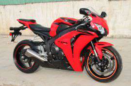 本田CBR1000RR时速最高可以达到多少公里？