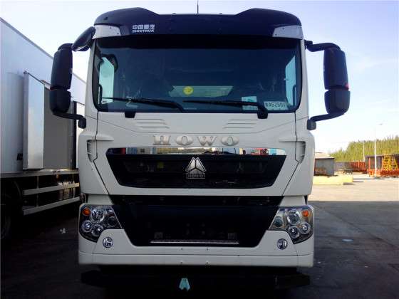 前4后4重汽冷藏车保温车，9.6米冷藏厢保温厢，冷链运输车