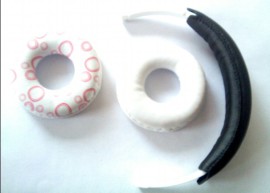 高周波压皮耳套 电脑高防皮皮耳套 产品主要有：柔纹皮耳套，仿皮耳套、磨砂皮耳套、蛋白质皮耳套